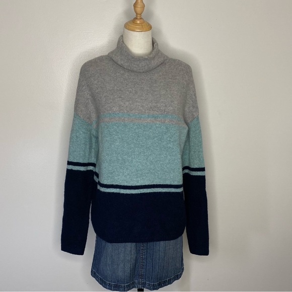 Grey and blue striped turtleneck sweater - Picture 2 of 5